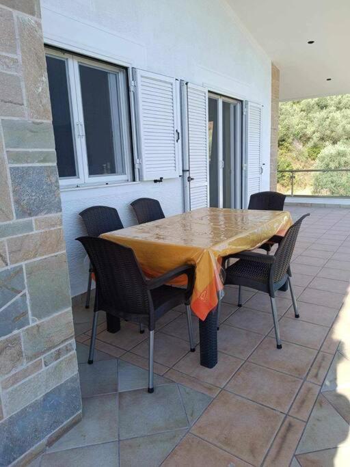 Ολόκληρος Όροφος Αγροτική Οικία Apartment Неос Пиргос Екстериор снимка